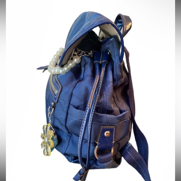 COACH LIKE NEW Signature Nylon Daisy Backpack Bag 16548 Navy Blue like new - Picture 3 of 10